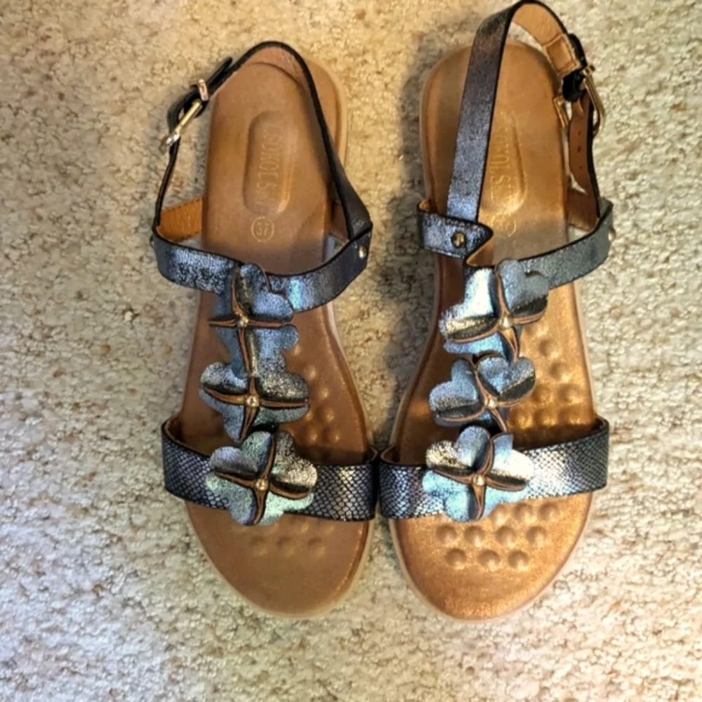NEW T Sokolski Flower Wedges Halterback Sandals Pewter Buckle Women's sz.37 6.5
